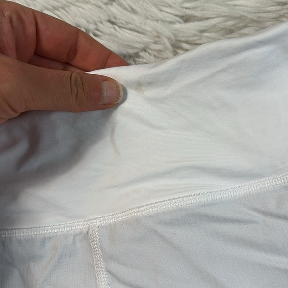 Lululemon Speed Up Short Long *4" Updated Fit White - Picture 2 of 7